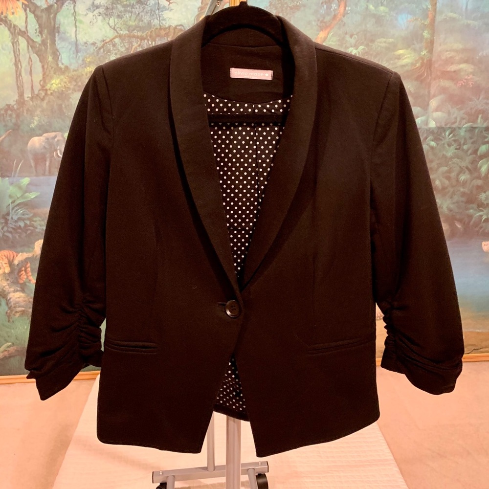 BLACK JACKET